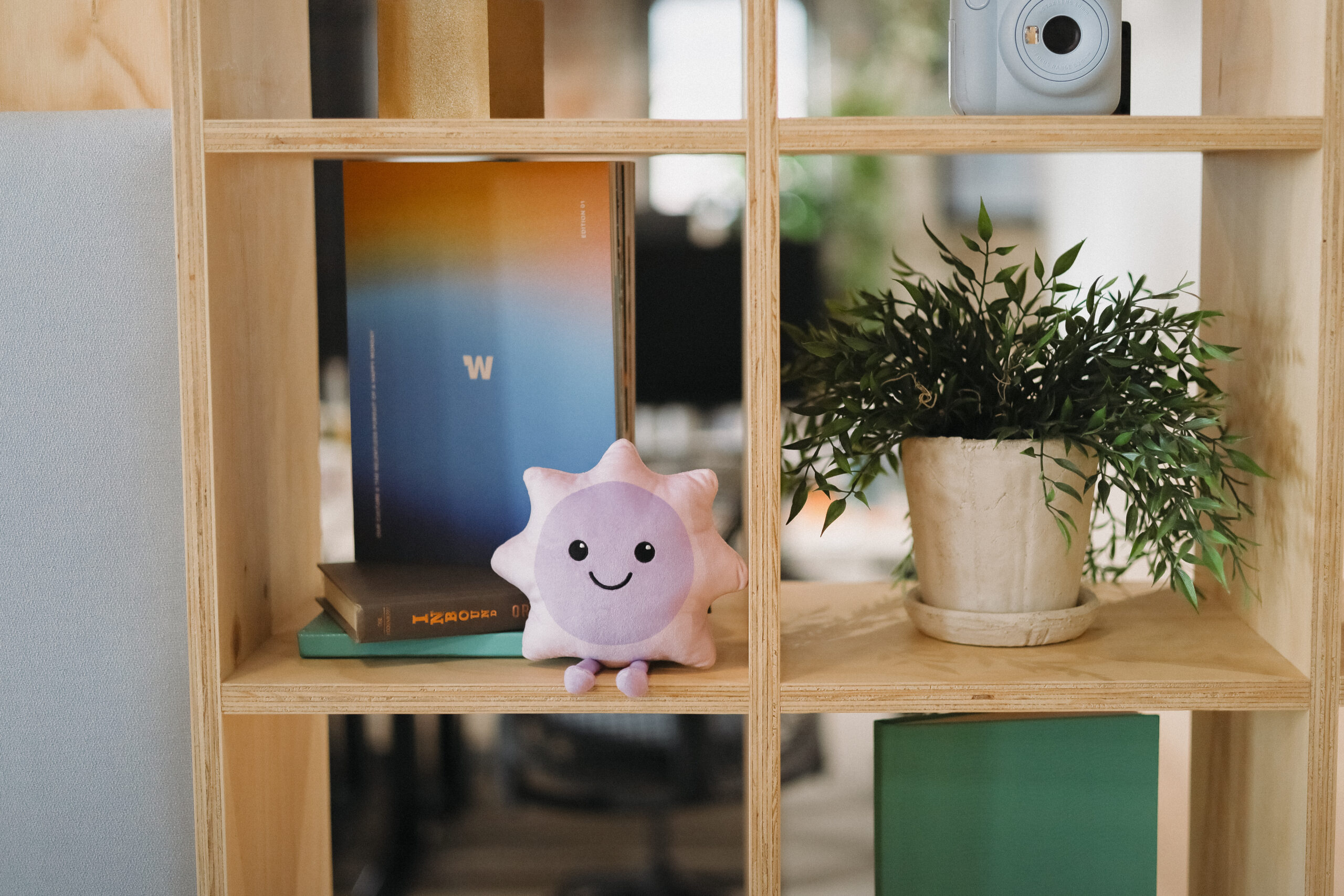 Why you need an AI agent built for internal communications